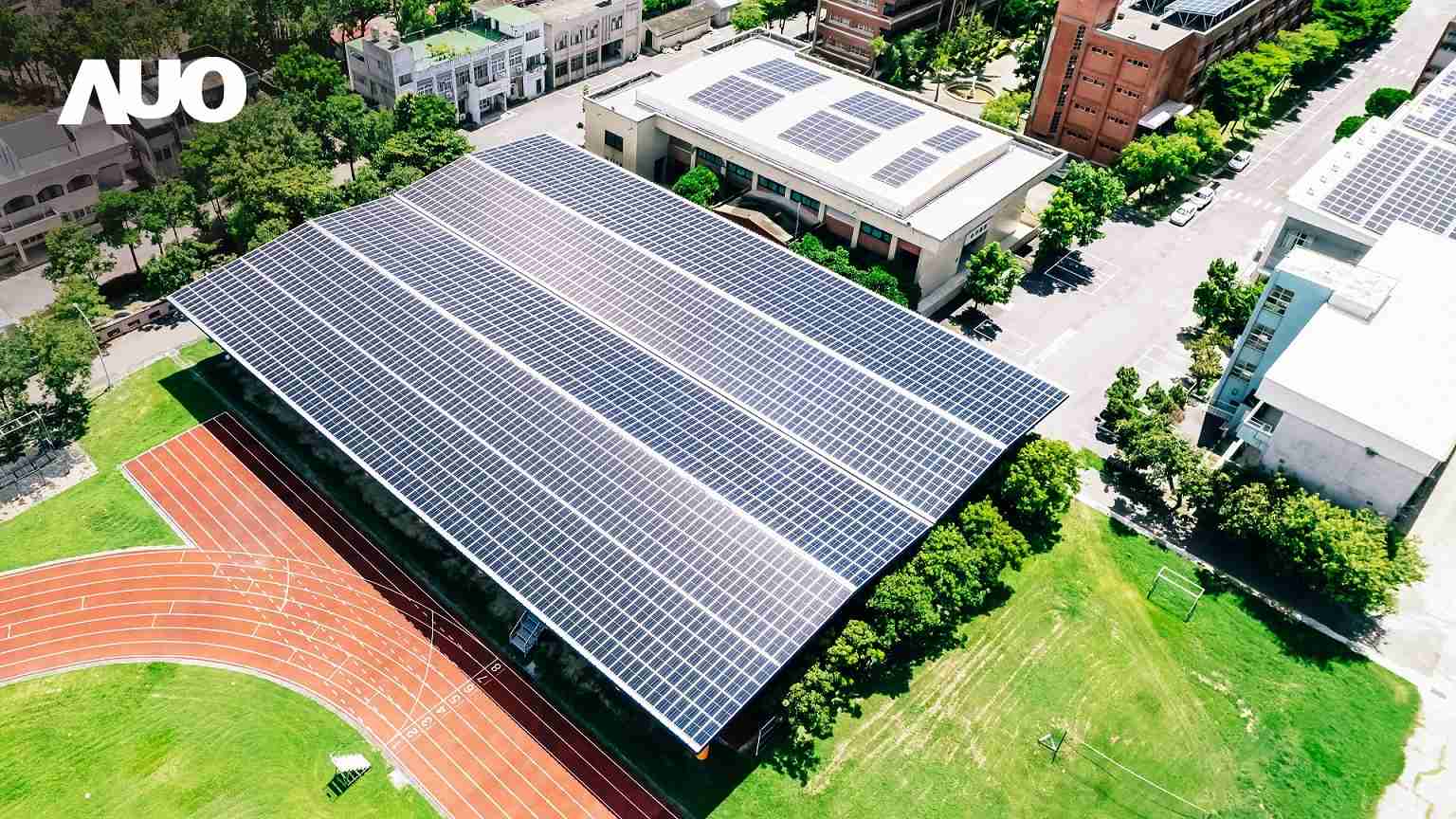 2121非凡SunSteel光电整合型浪板具备快速安装、、、轻量化优势,,,可提升15%发电效能,,,,通过国际IEC与台湾VPC认证安全、、、、防漏、、、、耐候标准